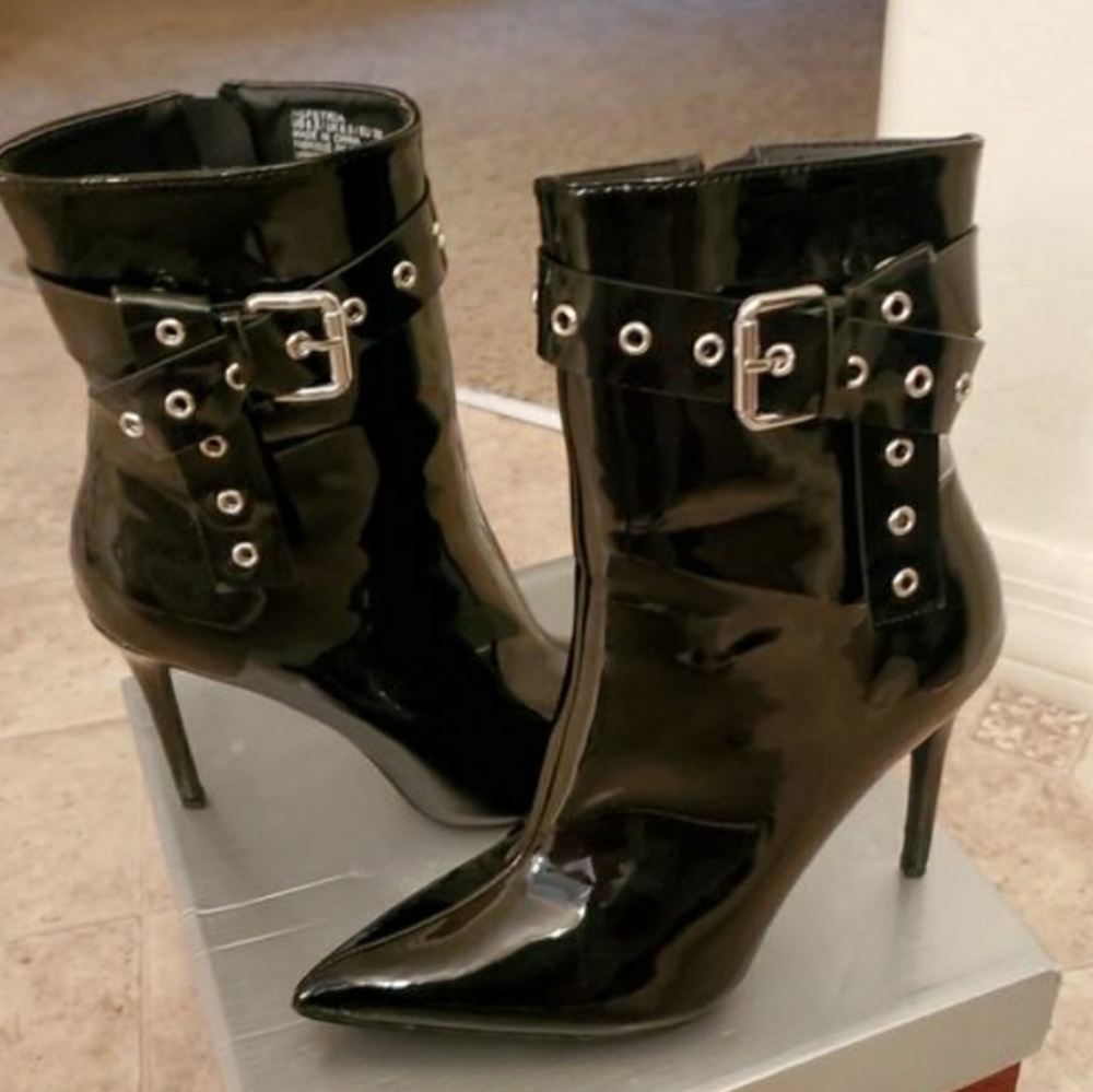 🎉HOST PICK 10/14 🎉Patent Heeled Booties